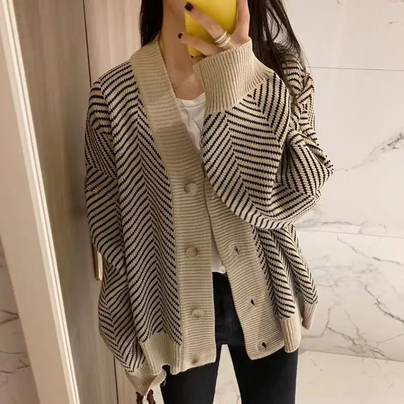 Cardigans Women Elegant Striped Pattern Autumn Winter Cardigan Vintage Jumper Lady Fashion Oversized Knitted Cardigan Coat